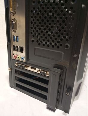ПК Б-клас QUBE QB05M Tower / AMD Athlon X4 840 (4 ядра по 3.1 - 3.8 GHz) / 8 GB DDR3 / 500 GB HDD / AMD Radeon R7 240, 2 GB DDR3, 128-bit / 400W ПК Б-клас QUBE QB05M Tower / AMD Athlon X4 840 (4 ядра по 3.1 - 3.8 GHz) / 8 GB DDR3 / 500 GB HDD / AMD Radeon R7 240, 2 GB DDR3, 128-bit / 400W