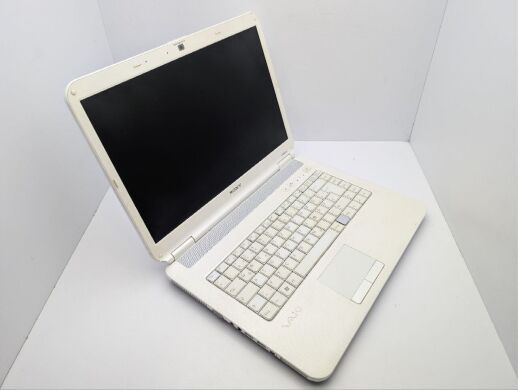 Ноутбук Sony VGN NS21S / 15.4" (1280x800) TN / Intel Core 2 Duo T6400 (2 ядра по 2.0 GHz) / 4 GB DDR2 / 250 GB HDD / AMD Radeon HD 3430, 256 MB GDDR2, 64-bit / WebCam / DVD-ROM / Без АКБ