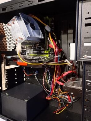 ПК Cooler Master K280 Tower / Intel Xeon E5-2420 v2 (6 (12) ядер по 2.2 - 2.7 GHz) / 16 GB DDR3 / 240 GB SSD + 1000 GB HDD / nVidia GeForce GTS 450, 1 GB GDDR5, 128-bit