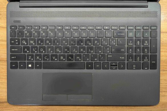 Ноутбук HP 255 G8 / 15.6" (1920x1080) IPS / AMD Ryzen 3 3250U (2 (4) ядра по 2.6 - 3.5 GHz) / 16 GB DDR4 / 512 GB SSD / AMD Radeon Vega 3 Graphics / WebCam / Windows 10