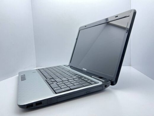 Ноутбук Б-клас Toshiba Satellite L750 / 15.6" (1366x768) TN / AMD A6-3400M (4 ядра по 1.4 - 2.3 GHz) / 8 GB DDR3 / 240 GB SSD / AMD Radeon HD 7400G 1 GB / WebCam