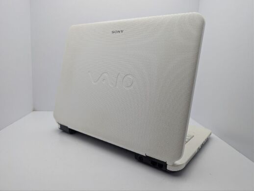 Ноутбук Sony VGN NS21S / 15.4" (1280x800) TN / Intel Core 2 Duo T6400 (2 ядра по 2.0 GHz) / 4 GB DDR2 / 250 GB HDD / AMD Radeon HD 3430, 256 MB GDDR2, 64-bit / WebCam / DVD-ROM / Без АКБ