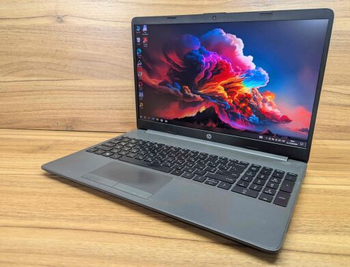 Ноутбук HP 255 G8 / 15.6" (1920x1080) IPS / AMD Ryzen 3 3250U (2 (4) ядра по 2.6 - 3.5 GHz) / 16 GB DDR4 / 512 GB SSD / AMD Radeon Vega 3 Graphics / WebCam / Windows 10