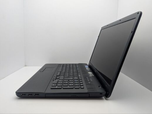 Ноутбук Sony VPCEJ / 17.3" (1600x900) TN / Intel Core i3-2350M (2 (4) ядра по 2.3 GHz) / 6 GB DDR3 / 640 GB HDD / nVidia GeForce 410M, 1 GB GDDR3, 64-bit / WebCam / DVD-ROM