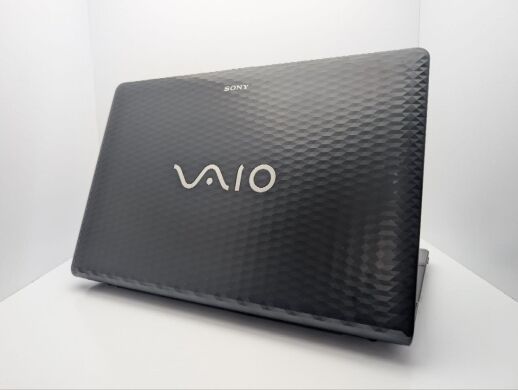 Ноутбук Sony VPCEJ / 17.3" (1600x900) TN / Intel Core i3-2350M (2 (4) ядра по 2.3 GHz) / 6 GB DDR3 / 640 GB HDD / nVidia GeForce 410M, 1 GB GDDR3, 64-bit / WebCam / DVD-ROM