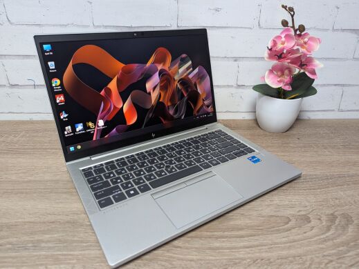 Ультрабук Б-клас HP EliteBook 840 G8 / 14" (1920x1080) TN / Intel Core i5-1135G7 (4 (8) ядра по 2.4 - 4.2 GHz) / 16 GB DDR4 / 256 GB SSD / Intel Iris Xe Graphics / WebCam