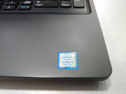 Dell Latitude 5590 / 15.6" (1366x768) TN / Intel Core i3-7130U (2 (4) ядра по 2.7 GHz) / 8 GB DDR4 / 240 GB SSD M.2 / NO WebCam / NO ODD