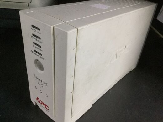 ДБЖ APC Back-UPS 500 CS (BK500-RS) / 230 V / 500 V&middot;А / 300W / 4 виходи / Без АКБ