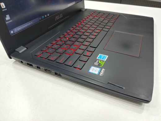 Игровой ноутбук Asus FX502V / 15.6" (1920x1080) TN / Intel Core i7-7700HQ (4 (8) ядра по 2.8 - 3.8 GHz) / 16 GB DDR4 / 256 GB SSD + 1000 GB HDD / nVidia GeForce GTX 1060, 3 GB GDDR5, 192-bit / WebCam