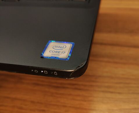 Ігровий ноутбук Б клас Dell Latitude E5570 / 15.6" (1920x1080) TN / Intel Core i7-6600U (2 (4) ядра по 2.6 - 3.4 GHz) / 16 GB DDR4 / 480 GB SSD / AMD Radeon R7 M360, 2 GB DDR3, 64-bit / WebCam