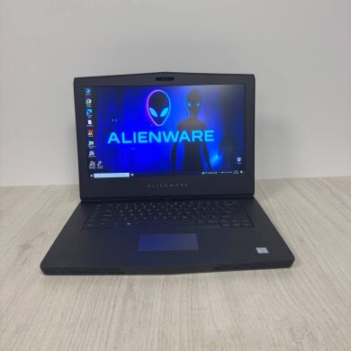 Игровой ноутбук Dell Alienware 15 R3 / 15.6" (1920x1080) IPS / Intel Core i7-7700HQ (4 (8) ядра по 2.8 - 3.8 GHz) / 32 GB DDR4 / 512 GB SSD / nVidia GeForce GTX 1070, 8 GB GDDR5, 256-bit / WebCam Игровой ноутбук Dell Alienware 15 R3 / 15.6" (1920x1080) IPS / Intel Core i7-7700HQ (4 (8) ядра по 2.8 - 3.8 GHz) / 32 GB DDR4 / 512 GB SSD / nVidia GeForce GTX 1070, 8 GB GDDR5, 256-bit / WebCam