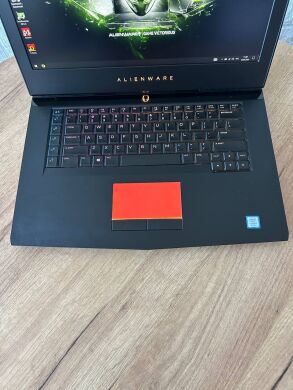 Ігровий ноутбук Dell Alienware 15 R4 / 15.6" (1920x1080) IPS / Intel Core i7-8750H (6 (12) ядра по 2.2 - 4.1 GHz) / 16 GB DDR4 / 256 GB SSD + 750 GB HDD / nVidia GeForce GTX 1070, 8 GB GDDR5, 256-bit / WebCam Ігровий ноутбук Dell Alienware 15 R4 / 15.6" (1920x1080) IPS / Intel Core i7-8750H (6 (12) ядра по 2.2 - 4.1 GHz) / 16 GB DDR4 / 256 GB SSD + 750 GB HDD / nVidia GeForce GTX 1070, 8 GB GDDR5, 256-bit / WebCam