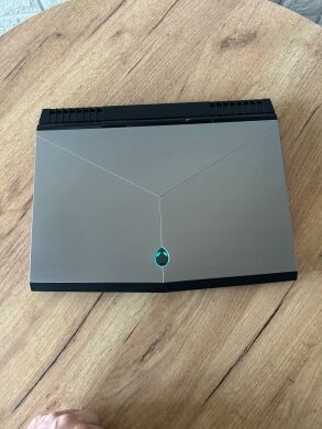 Ігровий ноутбук Dell Alienware 15 R4 / 15.6" (1920x1080) IPS / Intel Core i7-8750H (6 (12) ядра по 2.2 - 4.1 GHz) / 16 GB DDR4 / 256 GB SSD + 750 GB HDD / nVidia GeForce GTX 1070, 8 GB GDDR5, 256-bit / WebCam Ігровий ноутбук Dell Alienware 15 R4 / 15.6" (1920x1080) IPS / Intel Core i7-8750H (6 (12) ядра по 2.2 - 4.1 GHz) / 16 GB DDR4 / 256 GB SSD + 750 GB HDD / nVidia GeForce GTX 1070, 8 GB GDDR5, 256-bit / WebCam
