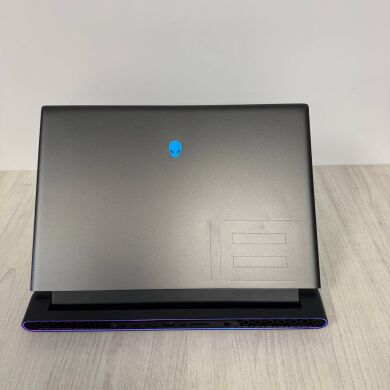 Ігровий ноутбук Dell Alienware m18 R1 / 18" (1920x1200) IPS / AMD Ryzen 9 7845HX (12 (24) ядер по 3.0 - 5.2 GHz) / 32 GB DDR5 / 1000 GB SSD NVMe / nVidia GeForce RTX 4070, 8 GB GDDR6, 128-bit / WebCam Ігровий ноутбук Dell Alienware m18 R1 / 18" (1920x1200) IPS / AMD Ryzen 9 7845HX (12 (24) ядер по 3.0 - 5.2 GHz) / 32 GB DDR5 / 1000 GB SSD NVMe / nVidia GeForce RTX 4070, 8 GB GDDR6, 128-bit / WebCam