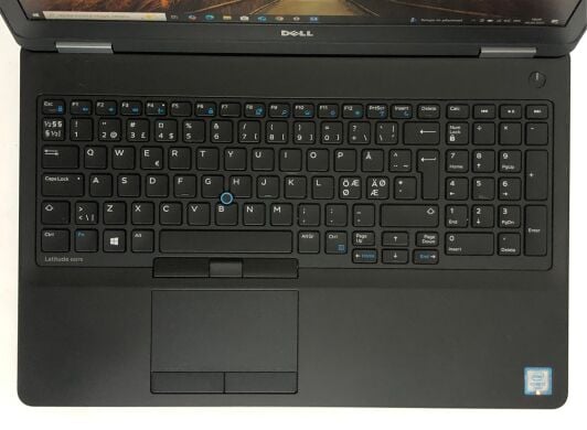 Ігровий ноутбук Б-клас Dell Latitude E5570 / 15.6" (1920x1080) IPS / Intel Core i7-6820HQ (4 (8) ядра по 2.7 - 3.6 GHz) / 8 GB DDR4 / 256 GB SSD / AMD Radeon R7 M370, 2 GB GDDR5, 128-bit / WebCam / Win 10 Pro
