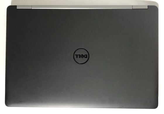 Ігровий ноутбук Б-клас Dell Latitude E5570 / 15.6" (1920x1080) IPS / Intel Core i7-6820HQ (4 (8) ядра по 2.7 - 3.6 GHz) / 8 GB DDR4 / 256 GB SSD / AMD Radeon R7 M370, 2 GB GDDR5, 128-bit / WebCam / Win 10 Pro