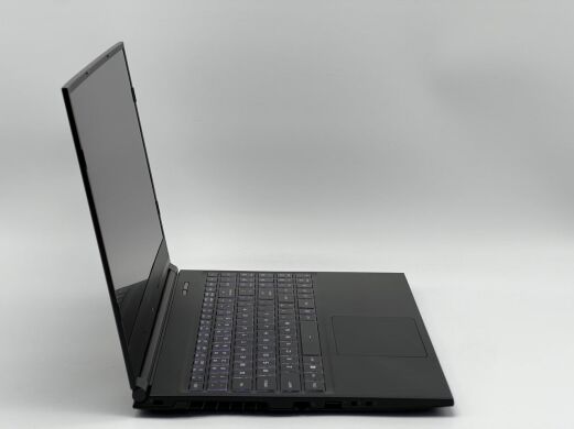 Ігровий ноутбук Maingear MG-VCTR002-2060 / 15.6" (1920x1080) IPS / Intel Core i7-10750H (6 (12) ядра по 2.6 - 5.0 GHz) / 16 GB DDR4 / 960 GB SSD / nVidia GeForce RTX 2060, 6 GB GDDR6, 192-bit / WebCam