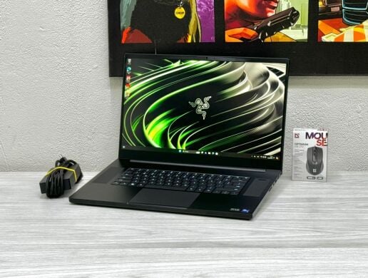 Игровой ноутбук Б-класс Razer Blade RZ09-0406 / 17.3" (1920x1080) IPS / Intel Core i7-11800H (8 (16) ядер по 2.3 - 4.6 GHz) / 16 GB DDR4 / 1000 GB SSD / nVidia GeForce RTX 3060, 6 GB GDDR6, 192-bit / Win 11 Home