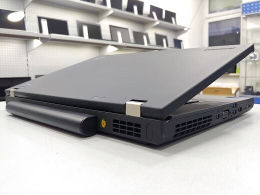 Lenovo ThinkPad W530 / 15.6 (1920x1080) TN / Intel Core i7-3740QM (4 (8) ядра по 2.7 - 3.7 GHz) / 8 GB DDR3 / 240 GB SSD / nVidia Quadro K1000M, 2 GB / WebCam / DVD-RW