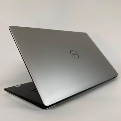 Мобільна робоча станція Dell Precision 5540 / 15.6" (1920x1080) IPS / Intel Core i5-9400H (4 (8) ядра по 2.5 - 4.3 GHz) / 16 GB DDR4 / 512 GB SSD / nVidia Quadro T1000, 4 GB GDDR6, 128-bit / WebCam / HDMI