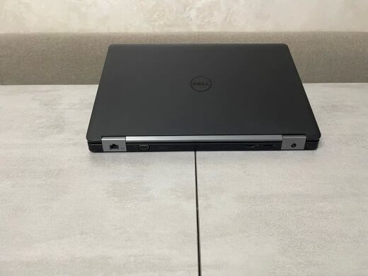 Мобільна робоча станція Dell Precision 3510 / 15.6" (1920x1080) IPS / Intel Core i7-6820HQ (4 (8) ядра по 2.7 - 3.6 GHz) / 16 GB DDR4 / 256 GB SSD M.2 / AMD FirePro W5130M, 2 GB GDDR5, 128-bit / WebCam / HDMI / АКБ