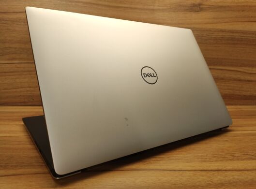 Мобильная рабочая станция Dell Precision 5530 / 15.6" (3840x2160) IPS Touch / Intel Core i7-8850H (6 (12) ядра по 2.6 - 4.3 GHz) / 32 GB DDR4 / 512 GB SSD / nVidia Quadro P1000, 4 GB GDDR5, 128-bit / WebCam / Windows 10