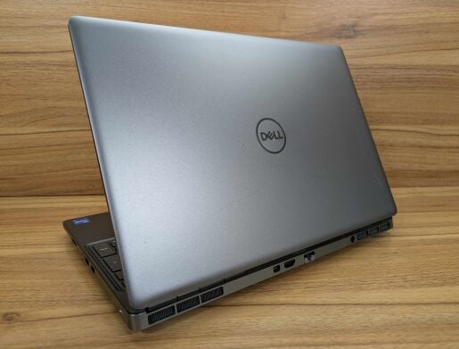 Мобільна робоча станція Dell Precision 7560 / 15.6" (1920x1080) IPS / Intel Core i7-11850H (8 (16) ядер по 2.5 - 4.8 GHz) / 32 GB DDR4 / 1000 GB SSD / nVidia RTX A5000, 16 GB GDDR6, 256-bit / WebCam / Windows 11