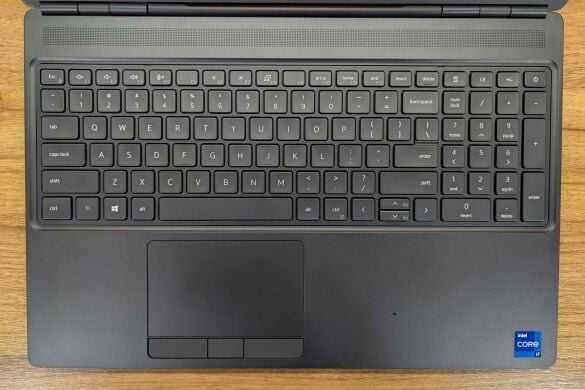 Мобільна робоча станція Dell Precision 7560 / 15.6" (1920x1080) IPS / Intel Core i7-11850H (8 (16) ядер по 2.5 - 4.8 GHz) / 32 GB DDR4 / 1000 GB SSD / nVidia RTX A5000, 16 GB GDDR6, 256-bit / WebCam / Windows 11