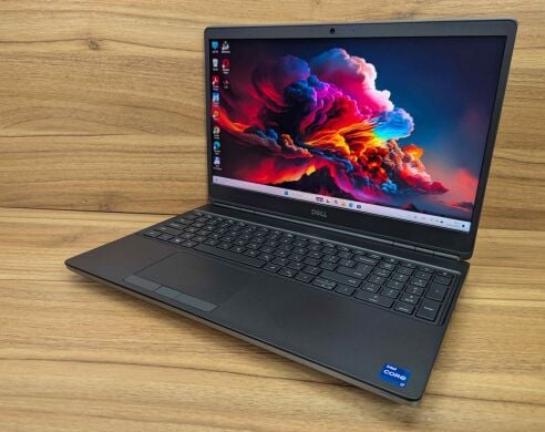 Мобільна робоча станція Dell Precision 7560 / 15.6" (1920x1080) IPS / Intel Core i7-11850H (8 (16) ядер по 2.5 - 4.8 GHz) / 32 GB DDR4 / 1000 GB SSD / nVidia RTX A5000, 16 GB GDDR6, 256-bit / WebCam / Windows 11