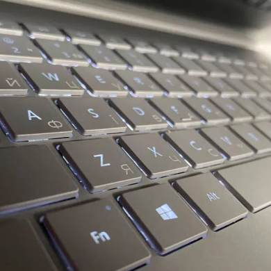 Ноутбук-трансформер Б-класс Microsoft Surface Book 2 / 15" (3240x2160) IPS Touch / Intel Core i7-8650U (4 (8) ядра по 1.9 - 4.2 GHz) / 16 GB DDR3 / 256 GB SSD / nVidia GeForce GTX 1060, 6 GB GDDR5, 192-bit / USB Type-C / WebCam