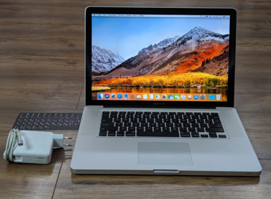 Ноутбук Apple MacBook Pro A1286 / 15.4" (1440x900) TN / Intel Core i7-2635QM (4 (8) ядра по 2.0 - 2.9 GHz) / 8 GB DDR3 / 128 GB SSD / AMD Radeon HD 6490M, 256 MB GDDR5, 64-bit / WebCam