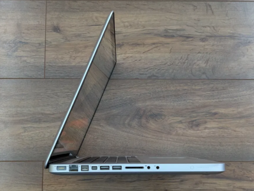 Ноутбук Apple MacBook Pro A1286 / 15.4" (1440x900) TN / Intel Core i7-2635QM (4 (8) ядра по 2.0 - 2.9 GHz) / 8 GB DDR3 / 128 GB SSD / AMD Radeon HD 6490M, 256 MB GDDR5, 64-bit / WebCam