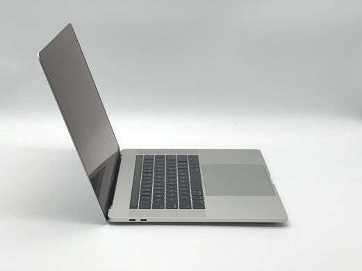 Ноутбук Apple MacBook Pro A1707 (2017) / 15.4" (2880x1800) IPS / Intel Core i7-7920HQ (4 (8) ядра по 3.1 - 4.1 GHz) / 16 GB DDR3 / 480 GB SSD / AMD Radeon Pro 560, 4 GB GDDR5, 128-bit / WebCam Ноутбук Apple MacBook Pro A1707 (2017) / 15.4" (2880x1800) IPS / Intel Core i7-7920HQ (4 (8) ядра по 3.1 - 4.1 GHz) / 16 GB DDR3 / 480 GB SSD / AMD Radeon Pro 560, 4 GB GDDR5, 128-bit / WebCam