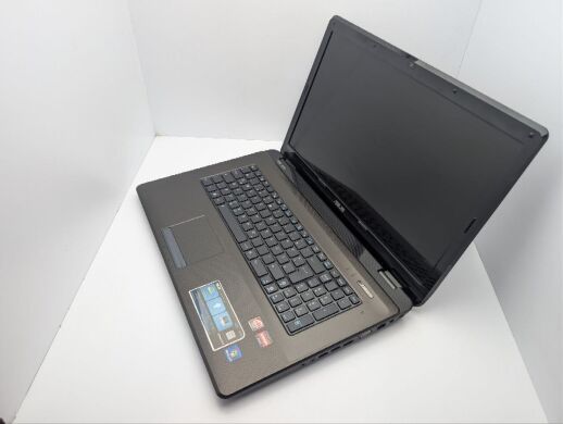 Ноутбук Asus X72D / 17.3" (1600x900) TN / AMD Phenom II X3 N830 (3 ядра по 2.1 GHz) / 8 GB DDR3 / 320 GB HDD / AMD Radeon HD 5470, 1 GB GDDR3, 64-bit / WebCam / DVD-ROM Ноутбук Asus X72D / 17.3" (1600x900) TN / AMD Phenom II X3 N830 (3 ядра по 2.1 GHz) / 8 GB DDR3 / 320 GB HDD / AMD Radeon HD 5470, 1 GB GDDR3, 64-bit / WebCam / DVD-ROM