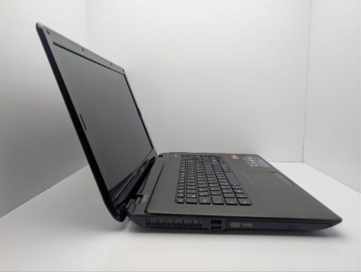 Ноутбук Asus X72D / 17.3" (1600x900) TN / AMD Phenom II X3 N830 (3 ядра по 2.1 GHz) / 8 GB DDR3 / 320 GB HDD / AMD Radeon HD 5470, 1 GB GDDR3, 64-bit / WebCam / DVD-ROM Ноутбук Asus X72D / 17.3" (1600x900) TN / AMD Phenom II X3 N830 (3 ядра по 2.1 GHz) / 8 GB DDR3 / 320 GB HDD / AMD Radeon HD 5470, 1 GB GDDR3, 64-bit / WebCam / DVD-ROM