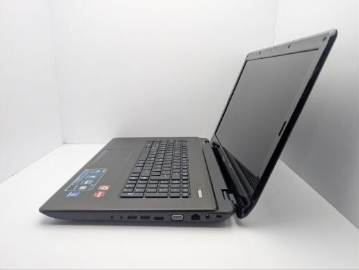 Ноутбук Asus X72D / 17.3" (1600x900) TN / AMD Phenom II X3 N830 (3 ядра по 2.1 GHz) / 8 GB DDR3 / 320 GB HDD / AMD Radeon HD 5470, 1 GB GDDR3, 64-bit / WebCam / DVD-ROM Ноутбук Asus X72D / 17.3" (1600x900) TN / AMD Phenom II X3 N830 (3 ядра по 2.1 GHz) / 8 GB DDR3 / 320 GB HDD / AMD Radeon HD 5470, 1 GB GDDR3, 64-bit / WebCam / DVD-ROM