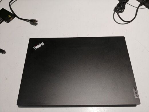 Ноутбук Б-класс Lenovo ThinkPad E14 Gen 2 / 14" (1920x1080) IPS / AMD Ryzen 5 4500U (6 ядер по 2.3 - 4.0 GHz) / 8 GB DDR4 / 120 GB SSD / AMD Radeon RX Vega 6 Graphics / WebCam / Windows 11