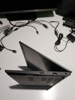 Ноутбук Б-класс Lenovo ThinkPad E14 Gen 2 / 14" (1920x1080) IPS / AMD Ryzen 5 4500U (6 ядер по 2.3 - 4.0 GHz) / 8 GB DDR4 / 120 GB SSD / AMD Radeon RX Vega 6 Graphics / WebCam / Windows 11