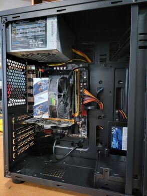 Комп'ютер X79 Tower NEW / Intel Xeon E5-2689 (8 (16) ядер по 2.6-3.6 GHz) (аналог Core i7-7700K) / 32 GB DDR3 ECC / 240 GB SSD / nVidia GeForce GT 630 2 GB / 400W NEW