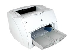 Принтер HP LaserJet 1300 / Лазерная монохромная печать / 1200x1200 dpi / A4 / 19 стр/мин / USB 2.0, LPT