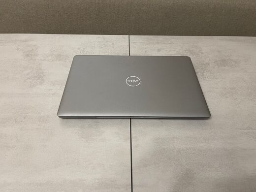 Ультрабук Б-класс Dell Latitude 5550 / 15.6" (1920x1080) IPS / Intel Core Ultra 5 135H (14 (18) ядер по 1.7 - 4.6 GHz) / 16 GB DDR5 / 256 GB SSD M.2 / Intel Arc Graphics / WebCam